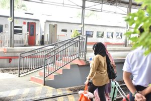 Pelanggan KA usia 6-17 tahun sudah vaksin kedua tidak perlu menunjukkan hasil screening COVID-19