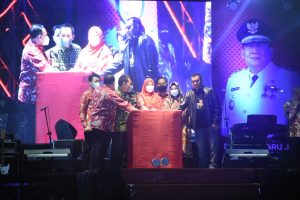 Walikota Bandar Lampung Eva Dwiana tutupRangkaian kegiatan Begawi dan Bandar Lampung Expo tahun 2022