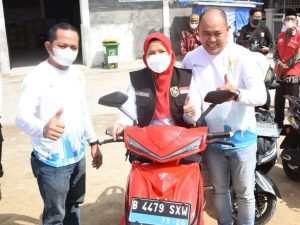 Kurangi Polusi di Bandar Lampung, Walikota Eva Dwiana akan Pesan 260 Motor listrik