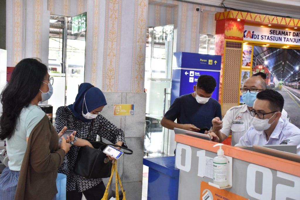 Mulai 15 Agustus 2022, Pelanggan KA Rajabasa dan Kualastabas Usia 18 Tahun ke Atas Belum Divaksin Booster Wajib Tes RT-PCR