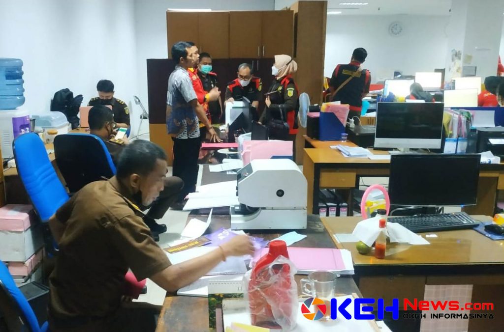 Penyidik Kejati Lampung geledah kantor BPPRD kota Bandar Lampung