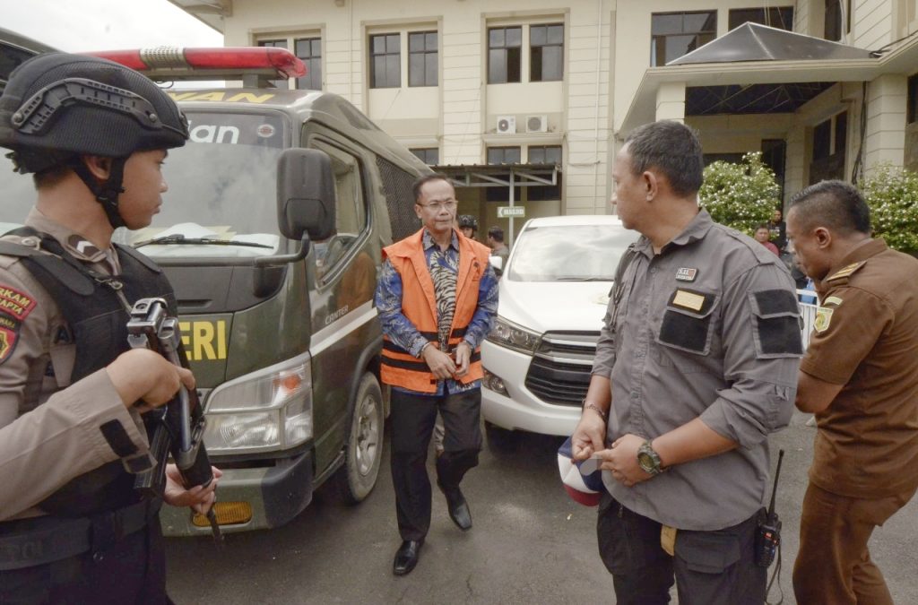 Andi Desfiandi Dituntut 2 Tahun Penjara