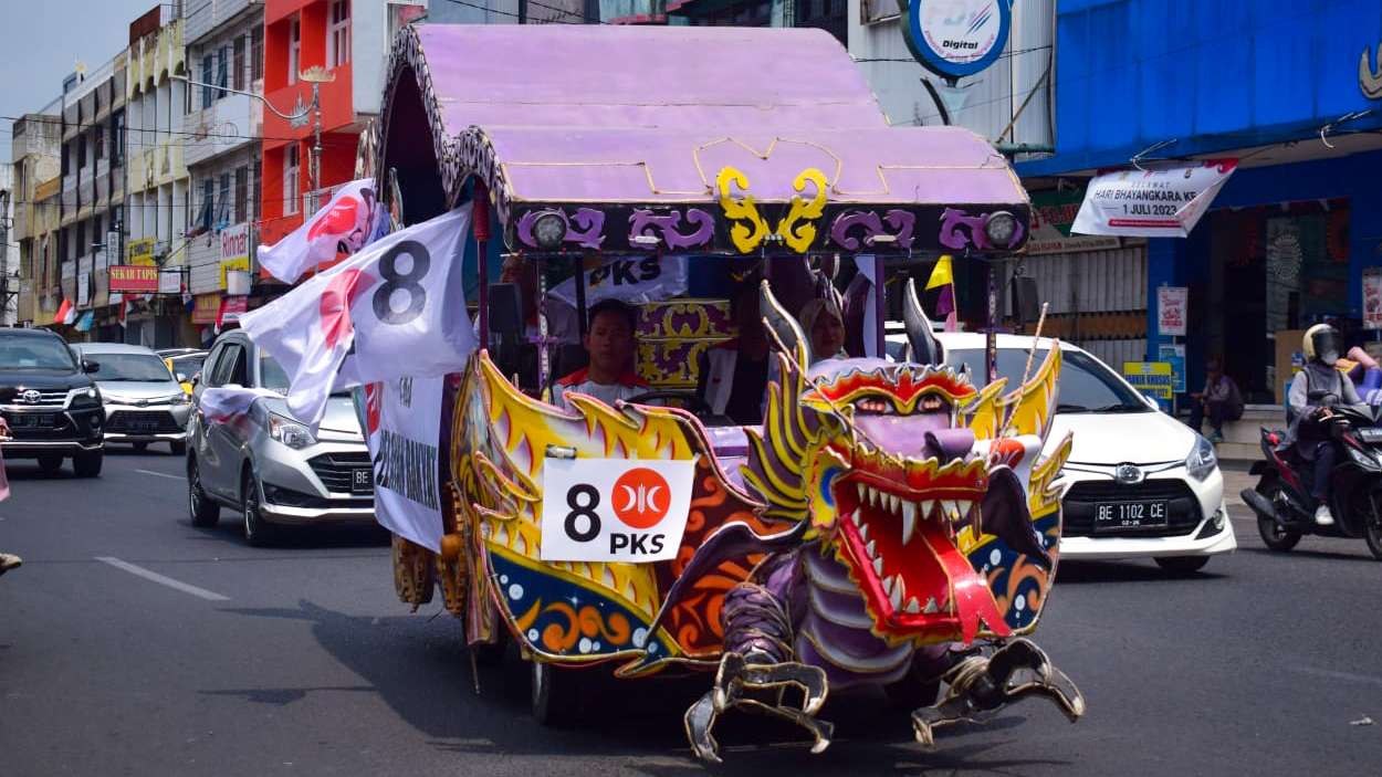 PKS Bandarlampung Pawai Pakai Odong-Odong di Kirab Pemilu 2024