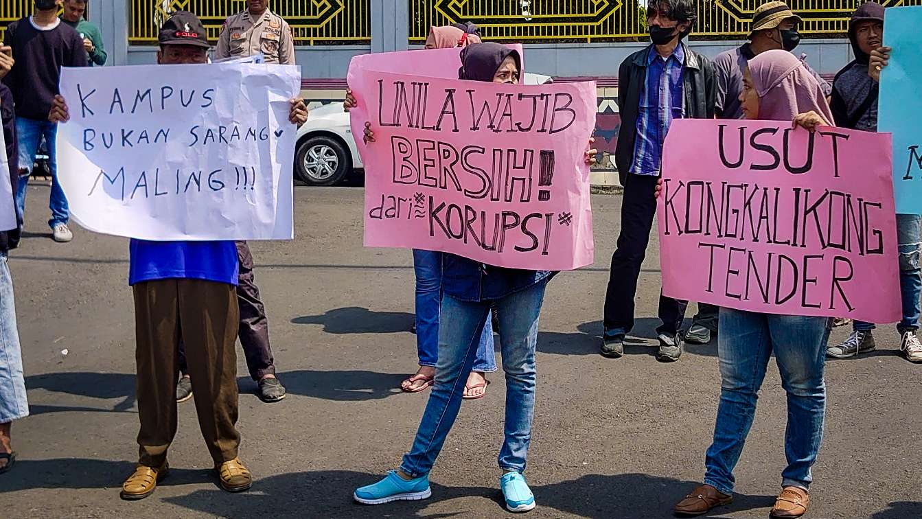 Kejati Lampung Didesak Usut Kongkalikong Tender di Unila