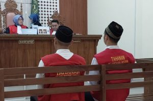 Mencuri mobil, dua oknum Polisi dituntut ringan