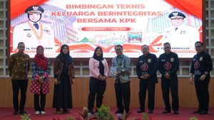 Walikota Eva Dwiana Berharap Bimtek Keluarga Berintegritas Dapat Menjadikan Masyarakat Berperilaku Anti Korupsi
