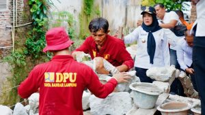Walikota Eva Dwiana Kebut Perbaikan Tanggul