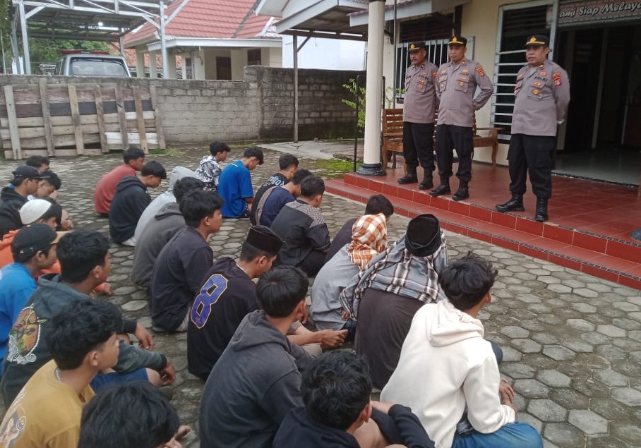 Polsek Bangun Rejo Amankan Puluhan Remaja Diduga Hendak Tawuran Saat Sahur