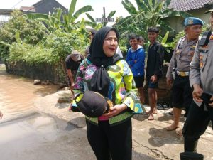Walikota Eva Dwiana Gerak Cepat Tinjauan Lokasi Banjir
