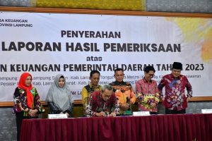 Wakil Ketua DPRD Bandarlampung Hadiri Acara Penyerahan LHP Keuangan Pemkot