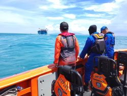 penumpang KMP Dorothy nyebur di siang bolong — tim SAR kepung Pulau Sangiang!