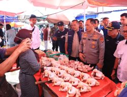 Kapolda Lampung Cek Harga Sembako di Pasar Pasir Gintung Jelang Lebaran