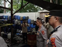 Polda Lampung Bongkar Gudang Minyak Cong di Pesawaran, 26 Ribu Liter Solar Ilegal Diamankan