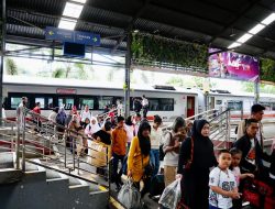 Libur Sekolah Dongkrak Penumpang Kereta, KAI Divre IV Tanjungkarang Layani 87.762 Pelanggan