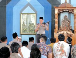 Bukan Sekadar Salat Jumat, Kapolda Lampung Bawa Pesan Polisi Harus Dekat dengan Rakyat