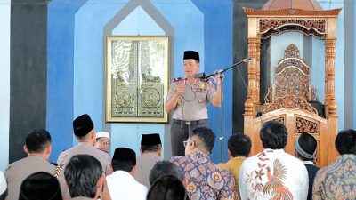 Bukan Sekadar Salat Jumat, Kapolda Lampung Bawa Pesan Polisi Harus Dekat dengan Rakyat